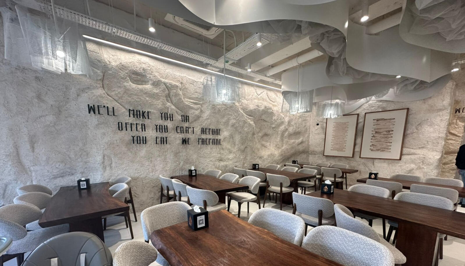 Faux stone wall Relief & Texturing (~250 m2 )